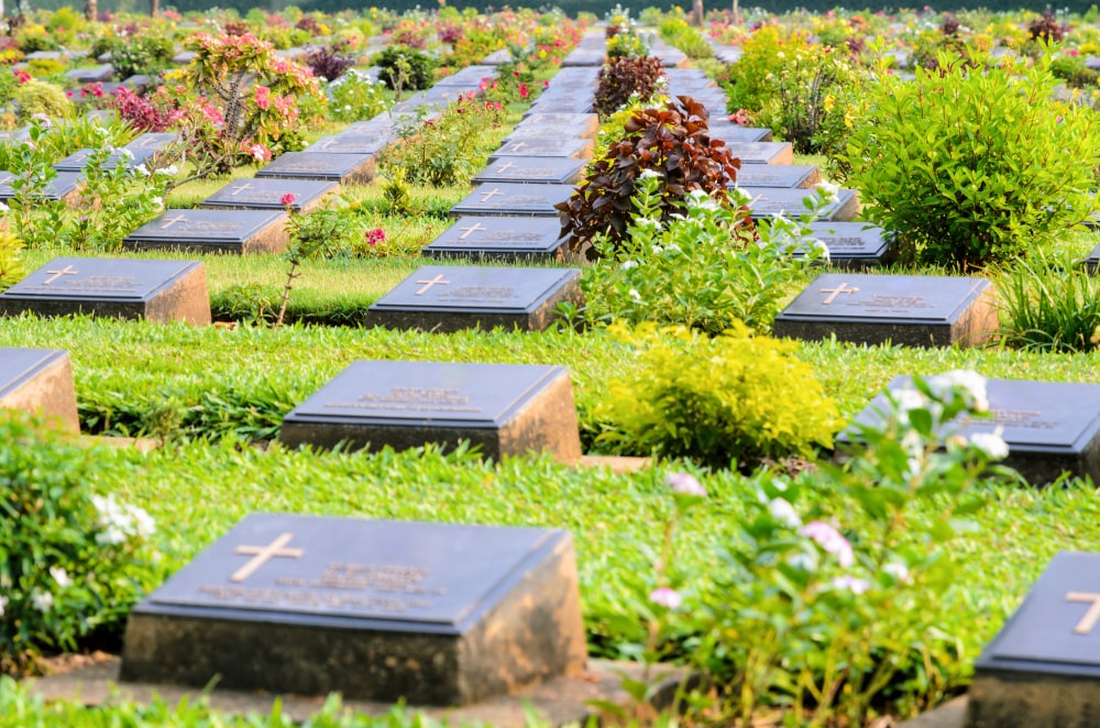 Grabpflege Friedhof Symbolbild